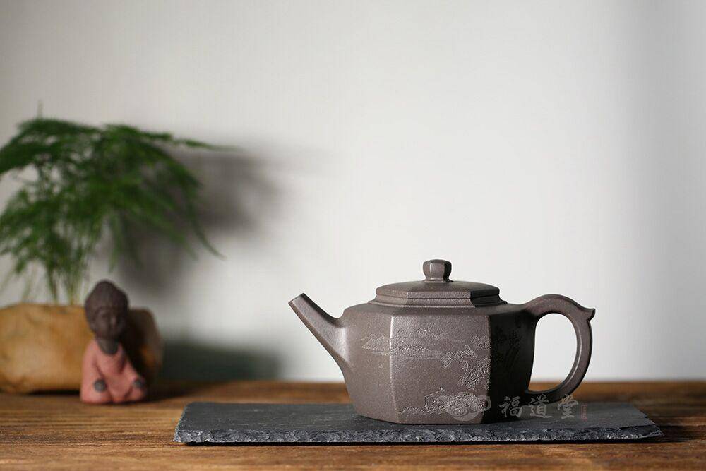 Чайник из глины Цинхуэйни