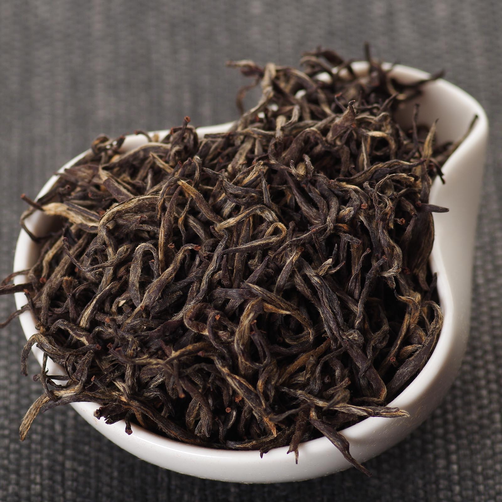 Тунму Цзинь Цзюнь Мэй «Золотые брови из деревни Тунму», 2025 HQ-