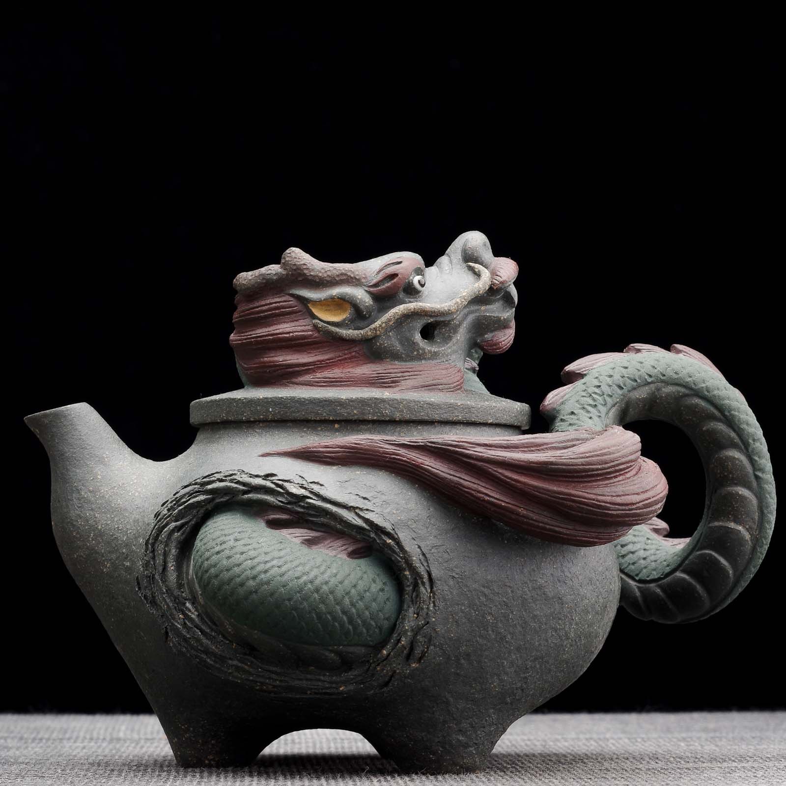 Чайник 150мл "Логово дракона", мастер Гао Шуйбо, исинская глина (7900141)-