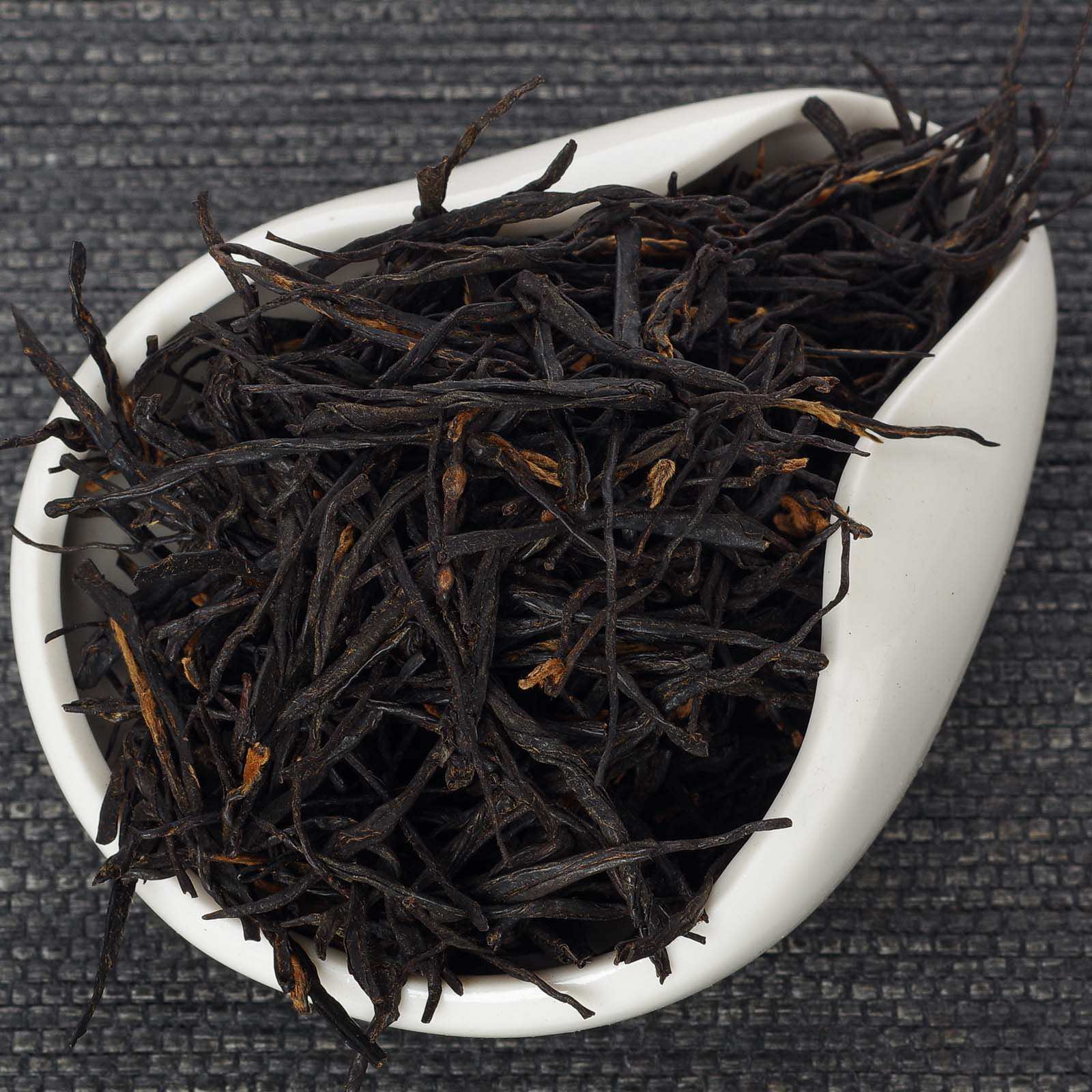 Чжунго Хун  «Китайский красный», 2025-