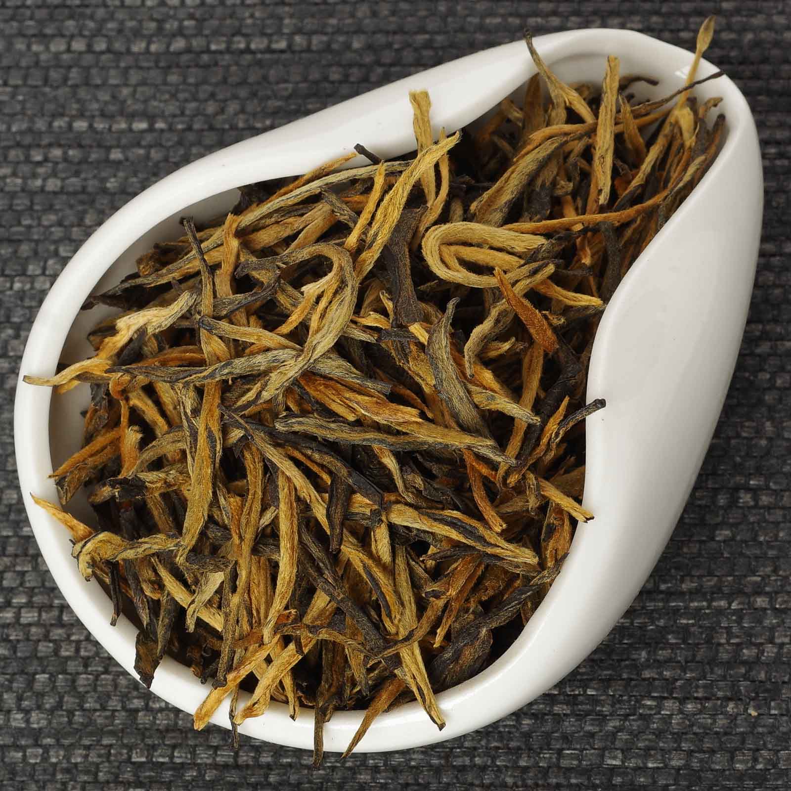 Сун Чжень Дянь Хун «Сосновые иглы», 2025-