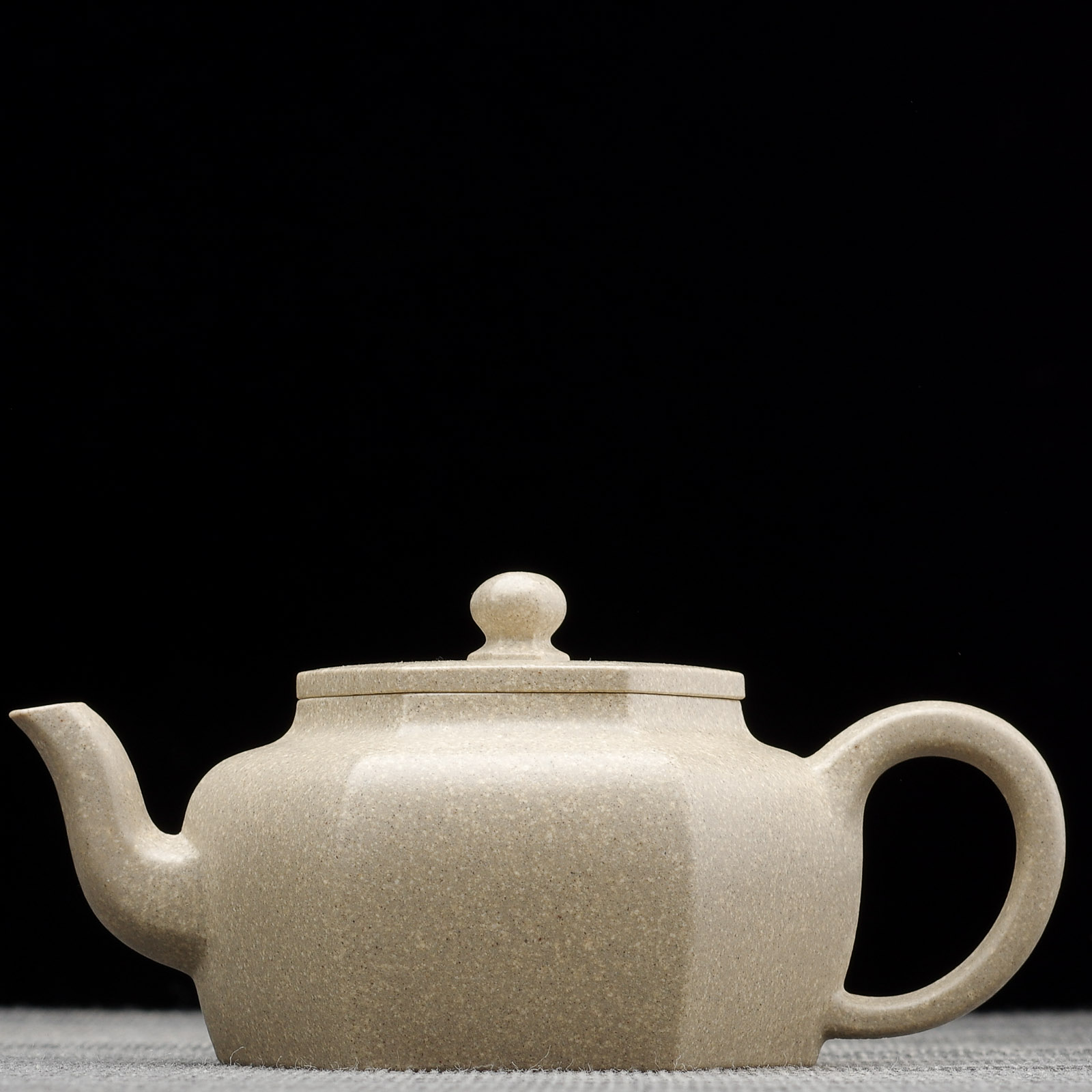 Чайник 65мл "Шестигранник", мастер Хуан Чжанвэй (7900187)-