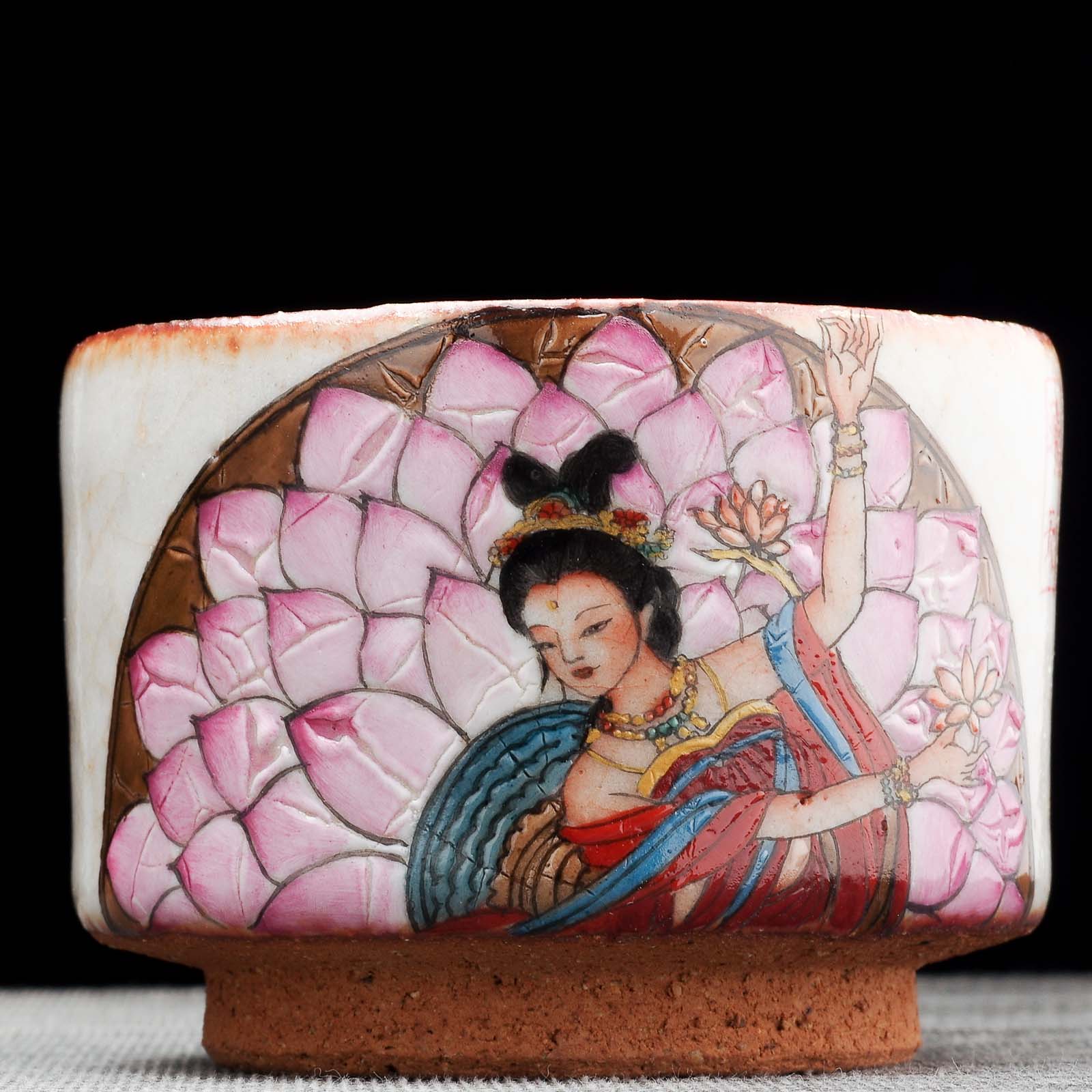 Пиала 225мл "Гуаньинь в лотосе", керамика из Цзиндечжень (404678)-