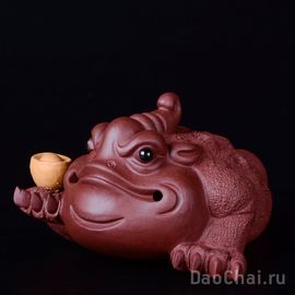 Жаба со слитком (глина, ручная работа)-