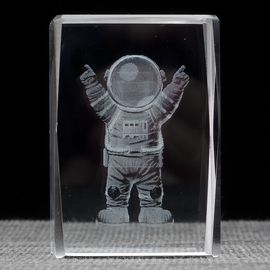 Фигурка подставка под крышку "Космонавт", стекло, лазерная гравировка (80608)-