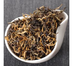 Сюэ Я Дянь Хун "Снежная почка", 2025-