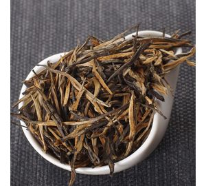 Сун Чжень Дянь Хун &laquo;Сосновые иглы&raquo;, 2022-