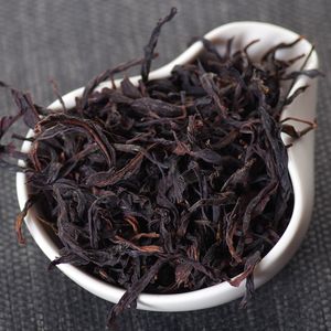 Лэй Коу Чай Дань Цун "Куст, разбитый ударом молнии", 2025 весна-