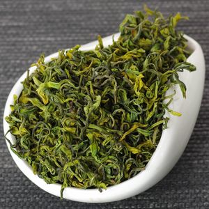 Цзюань Е Найбай "Белое молоко", 2025 апрель-