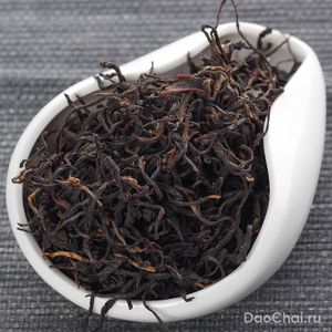 Тунму Сяо Чигань Хун Ча "Красный и сладкий", 2025-